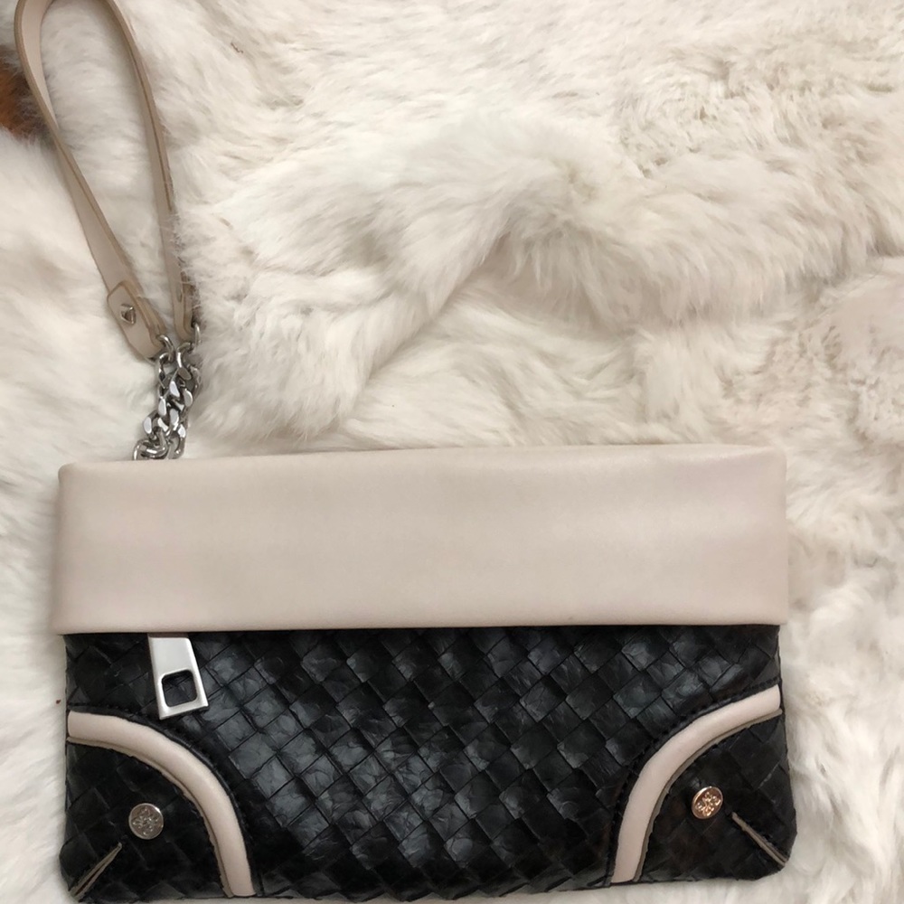 Simply Vera Wang wristlet